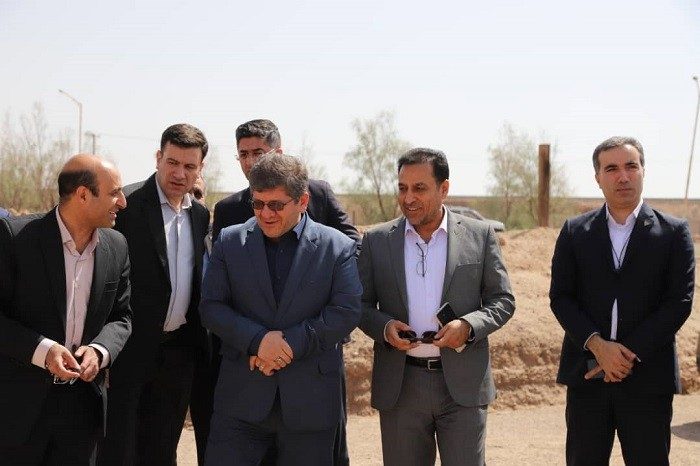 بازدید معاون وزیر راه و شهرسازی و مدیرعامل راه‌آهن از نخستین پروژه تعویض ریل به روش ریل طویل در کشور